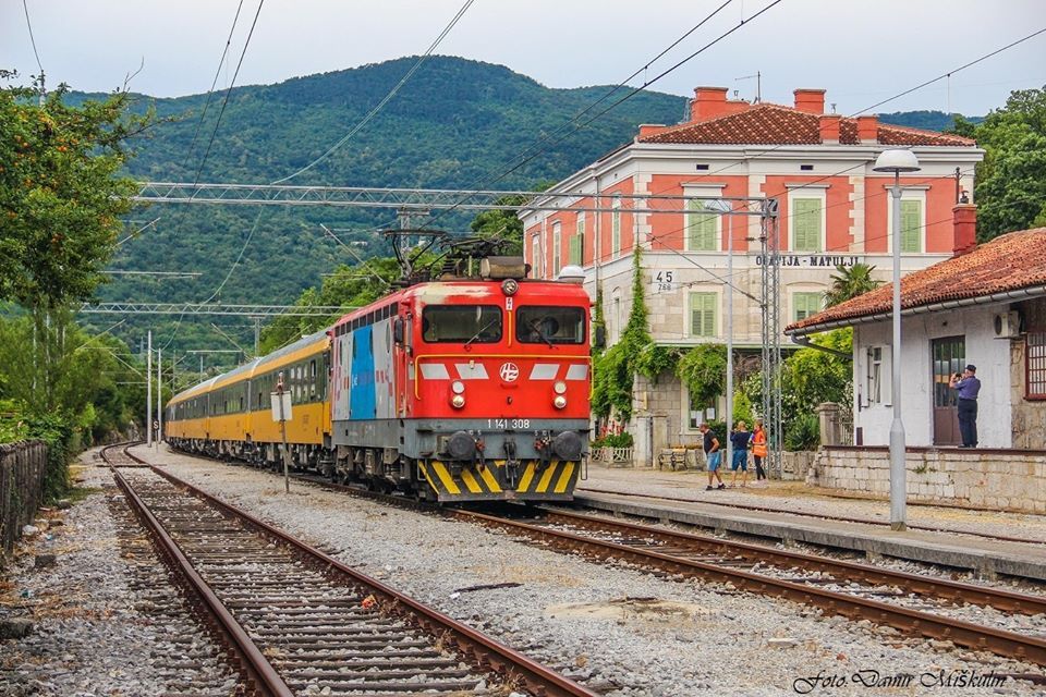 Nádraží v Opatiji má stále duch Rakousko-Uherska Nádraží v Opatiji má stále duch Rakousko-Uherska